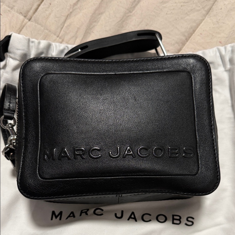 Marc Jacobs The Box black leather crossbody bag - Picture 6 of 7